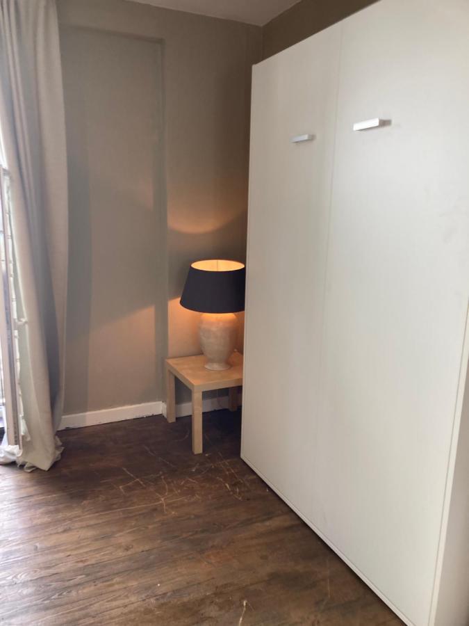 Studio Et Appartement La Tete En L'Air Дюрби Екстериор снимка